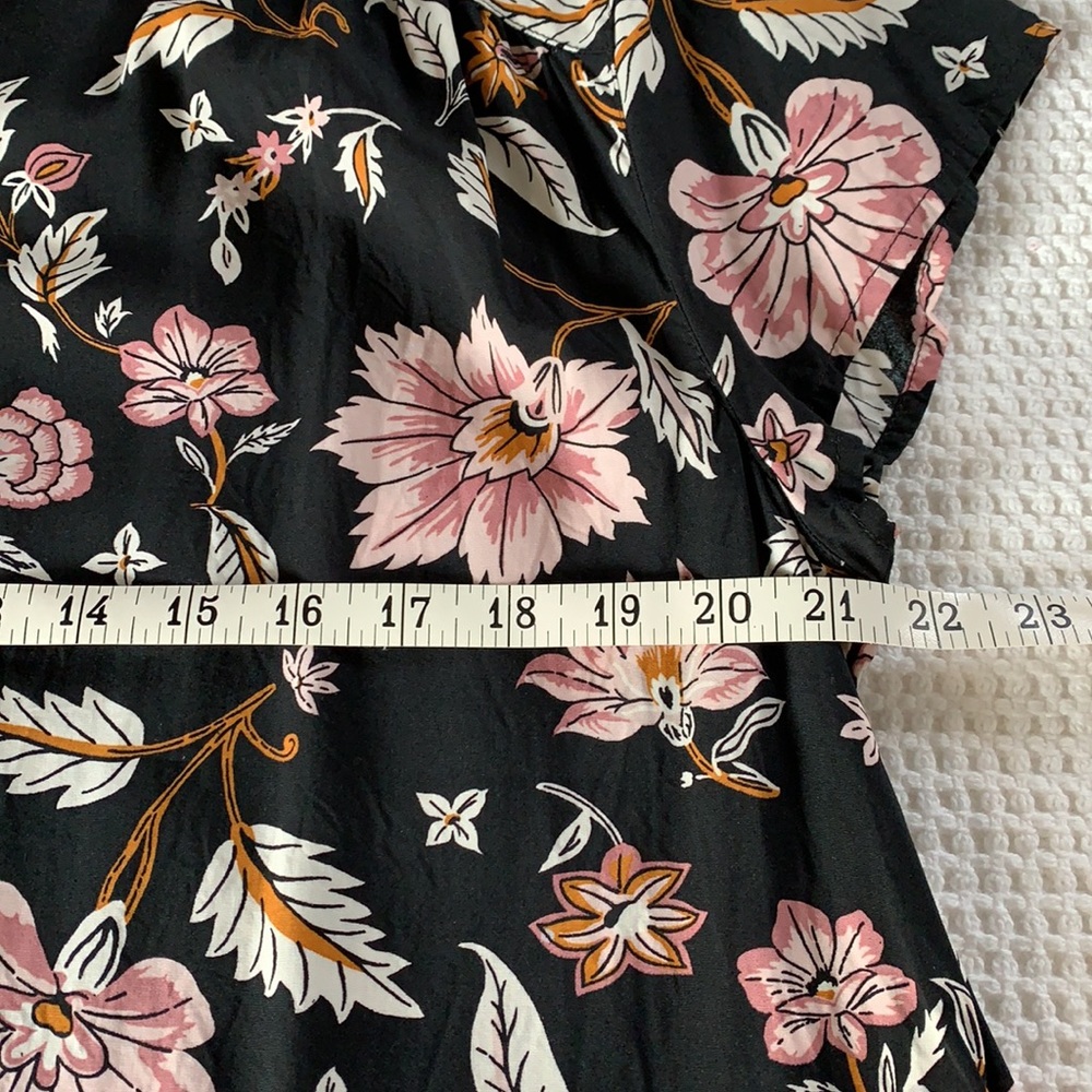 Old Navy black and pink flowered blouse Size XL - Picture 4 of 6